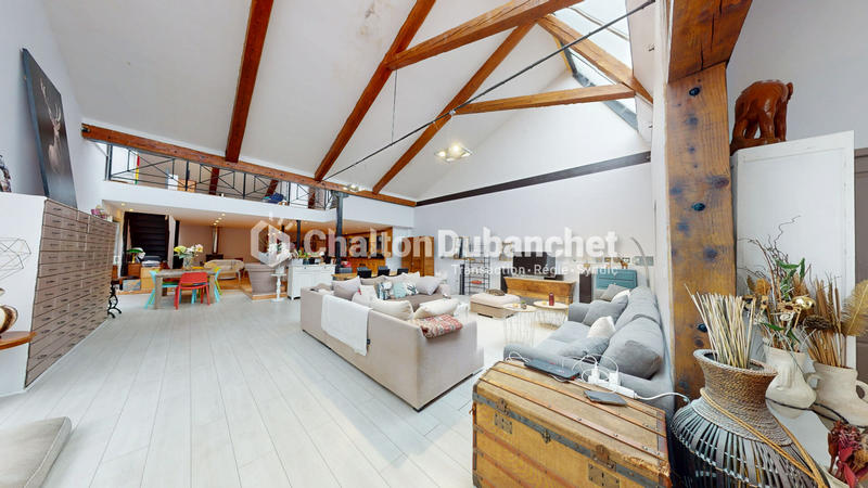 Loft - 250 m² - 5 pièces
