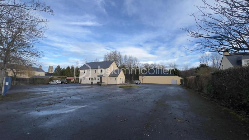 Local commercial - 200 m² - 5 pièces