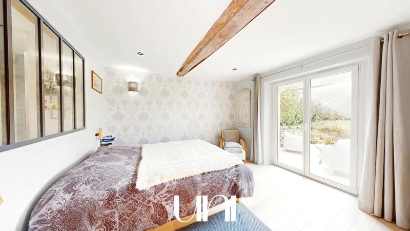 Maison - 220 m² - 5 pièces