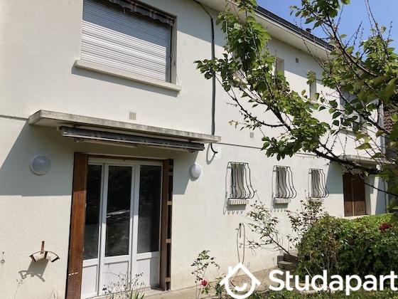 Chambre - 12 m² - 1 pièce