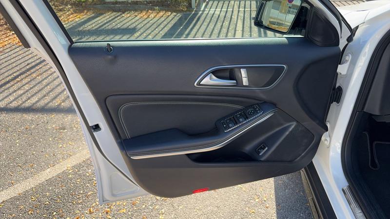 Mercedes Classe Gla 200 d 136 7g-Dct Starlight Edition - Automatique Toit ouvrant