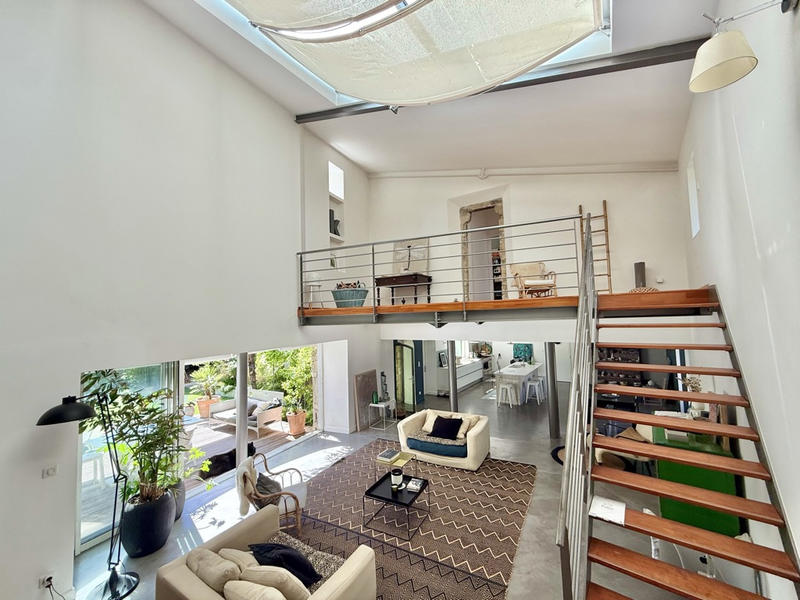 Maison - 240 m² - 10 pièces