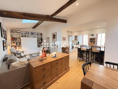 Maison - 228 m² - 7 pièces