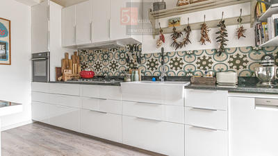 Maison - 300 m² - 8 pièces