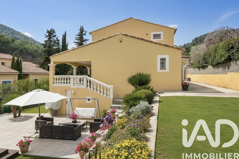 Maison - 145 m² - 5 pièces