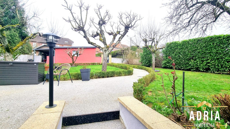 Maison - 225 m² - 8 pièces