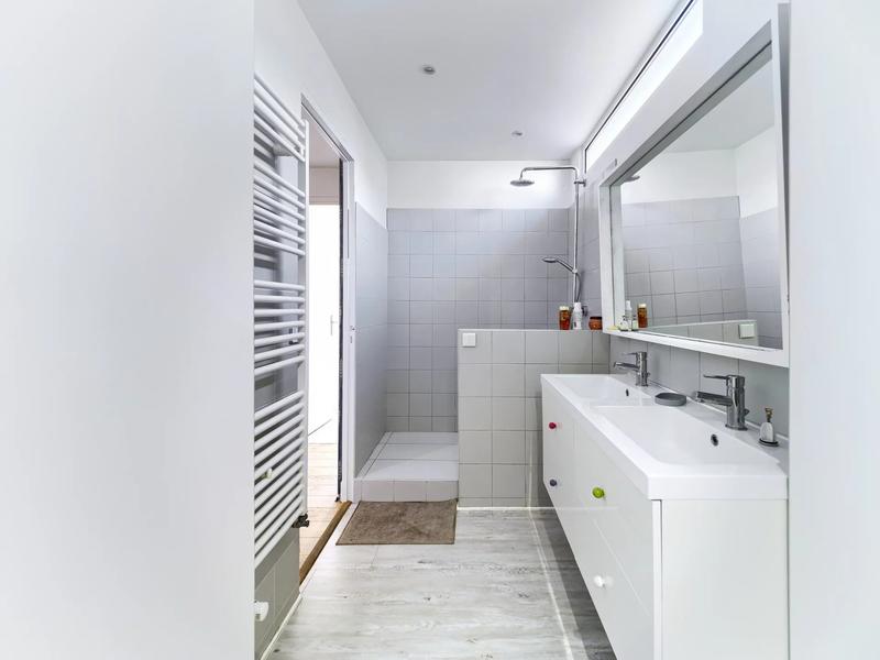 Villa - 215 m² - 6 pièces