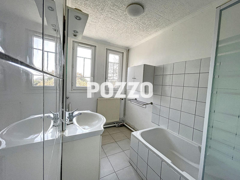 Maison - 166 m² - 8 pièces