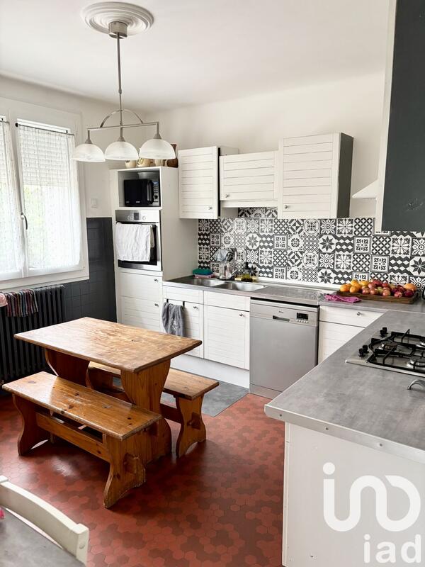 Maison - 279 m² - 11 pièces