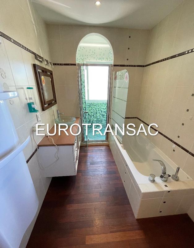 Maison - 111 m² - 4 pièces