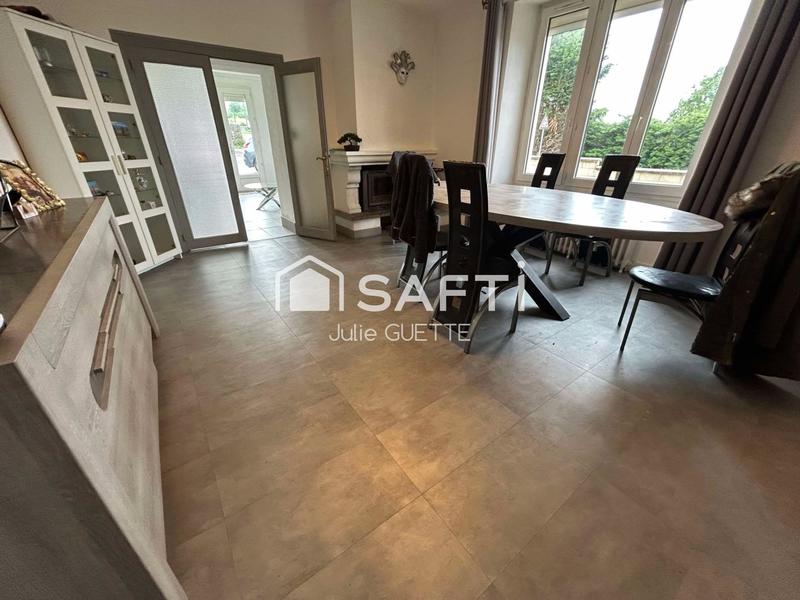 Maison - 275 m² - 10 pièces