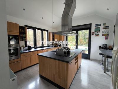 Maison - 137 m² - 6 pièces