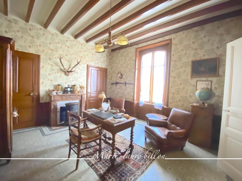 Maison - 222 m² - 8 pièces