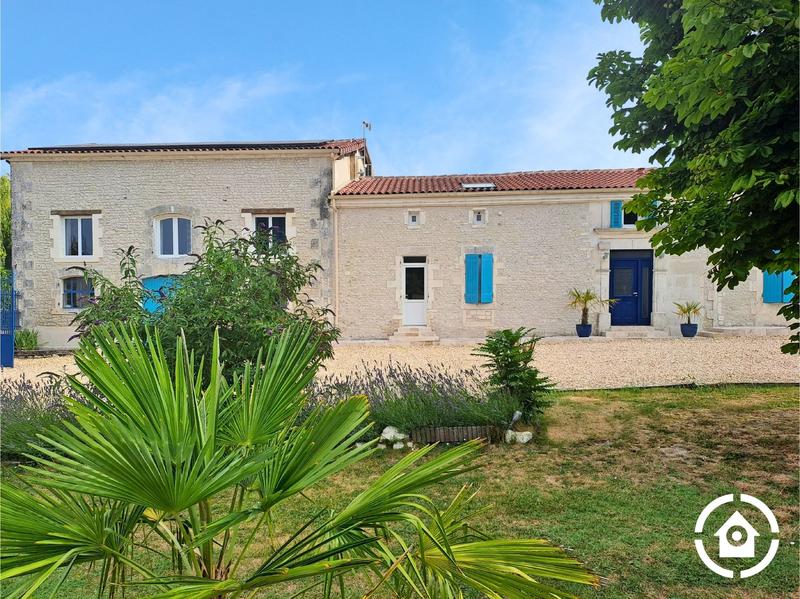 Maison ancienne - 498 m² - 11 pièces