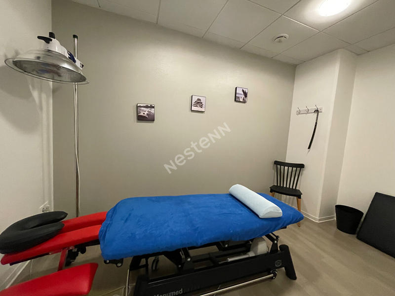 Bureau - 137 m² - 5 pièces