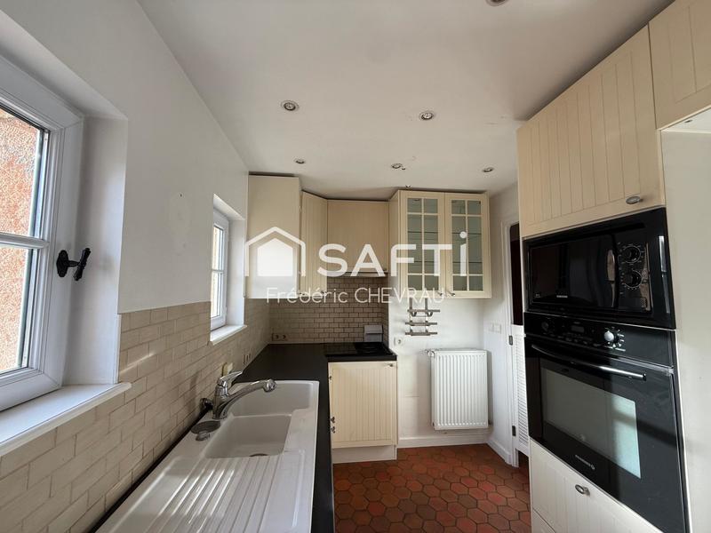 Maison - 261 m² - 7 pièces