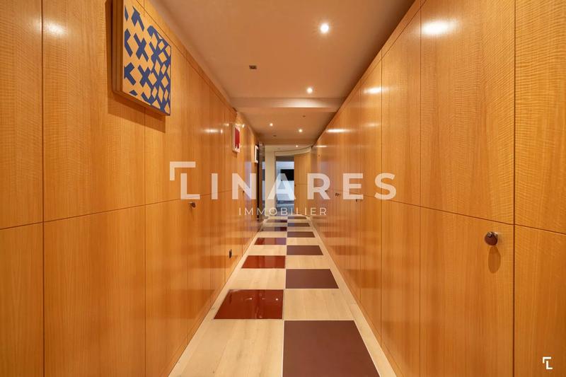 Maison - 570 m² - 7 pièces