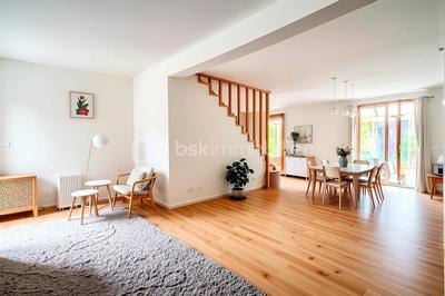 Maison - 140 m² - 5 pièces