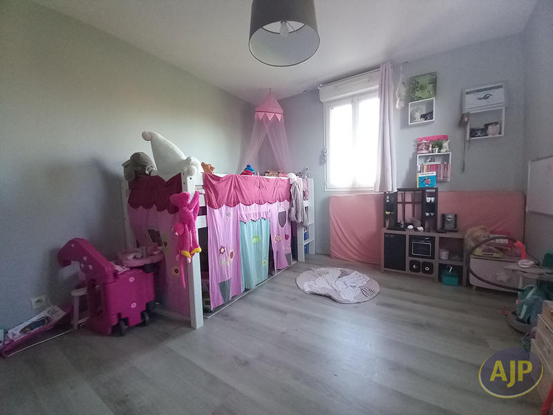 Maison - 94 m² - 5 pièces