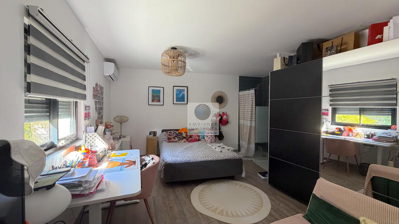 Maison - 181 m² - 7 pièces