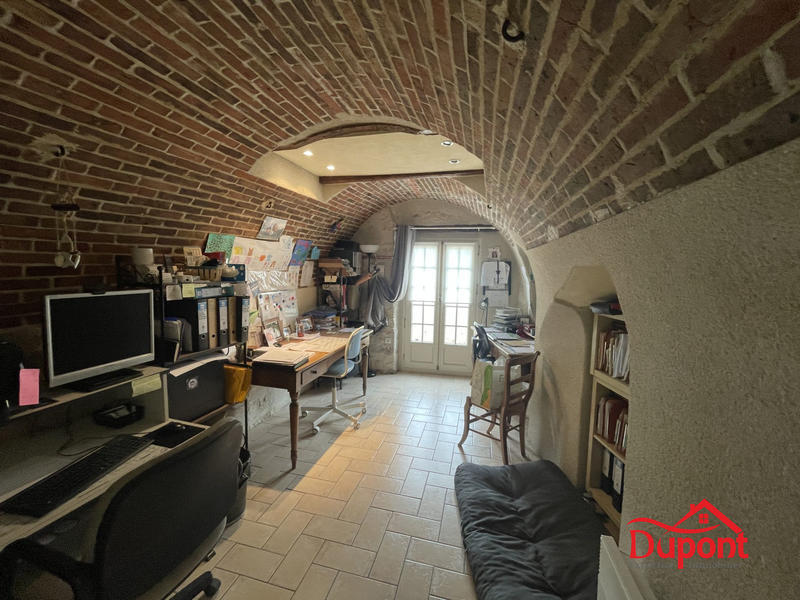 Maison ancienne - 700 m² - 24 pièces