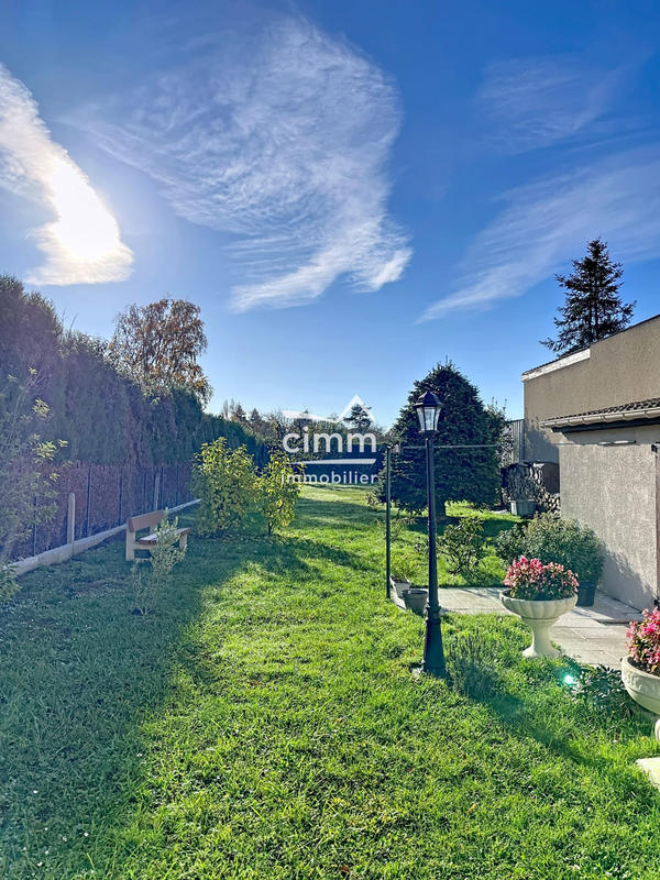 Maison - 95 m² - 5 pièces