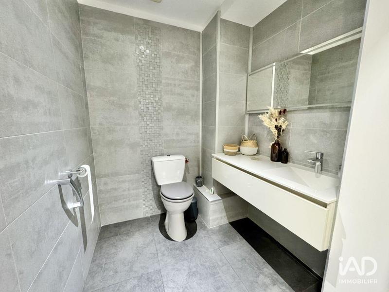 Local commercial - 221 m²