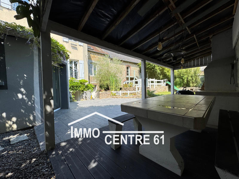 Maison - 228 m² - 8 pièces