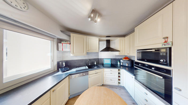 Appartement - 95 m² - 5 pièces