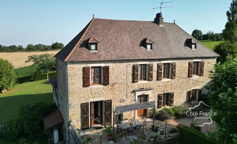 Maison chambre d'hôtes - 371 m² - 14 pièces