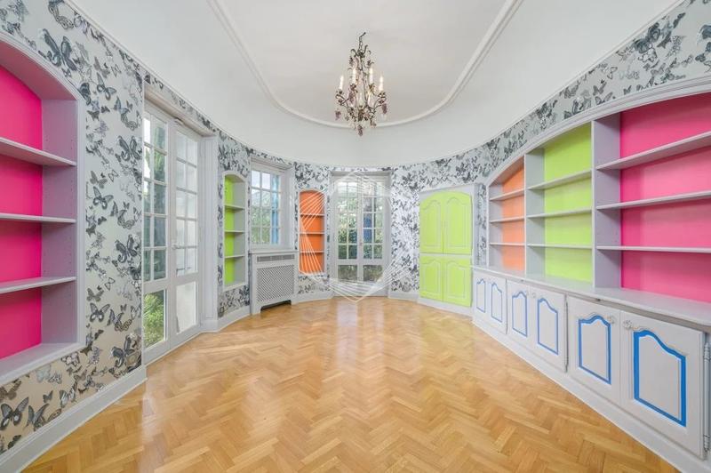 Appartement - 259 m² - 9 pièces