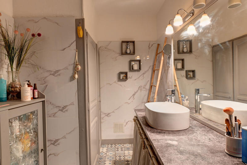 Maison - 208 m² - 9 pièces