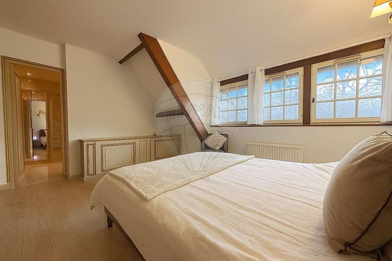 Chaumière - 170 m² - 8 pièces