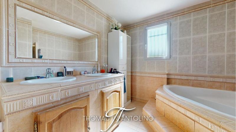 Maison - 128 m² - 5 pièces