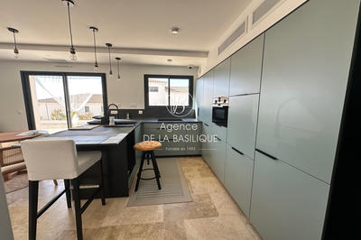 Maison contemporaine - 600 m² - 3 pièces