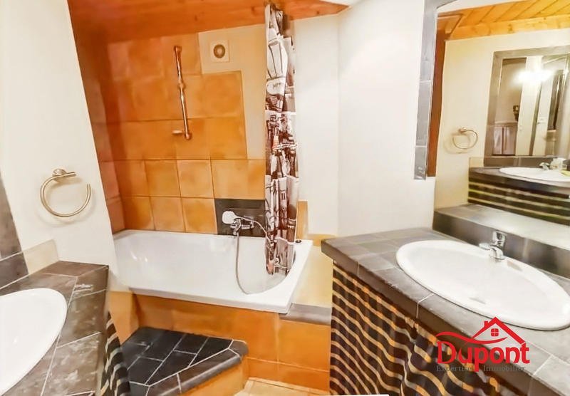 Maison traditionnelle - 104 m² - 5 pièces