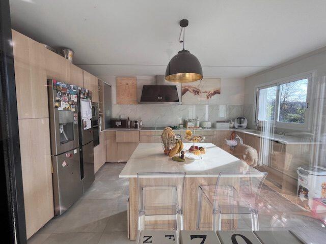 Villa - 331 m² - 8 pièces