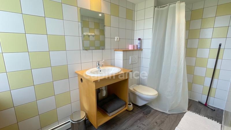 Maison - 250 m² - 6 pièces