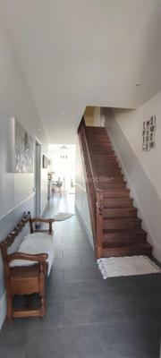 Demeure - 146 m² - 7 pièces