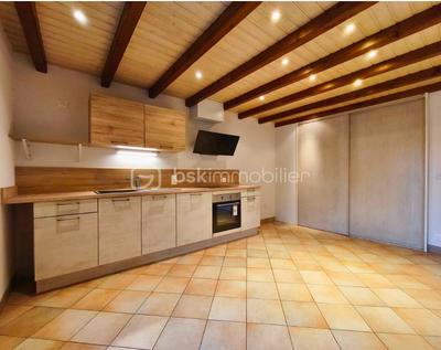 Maison traditionnelle - 172 m² - 4 pièces