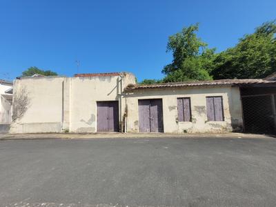 Maison - 180 m² - 2 pièces