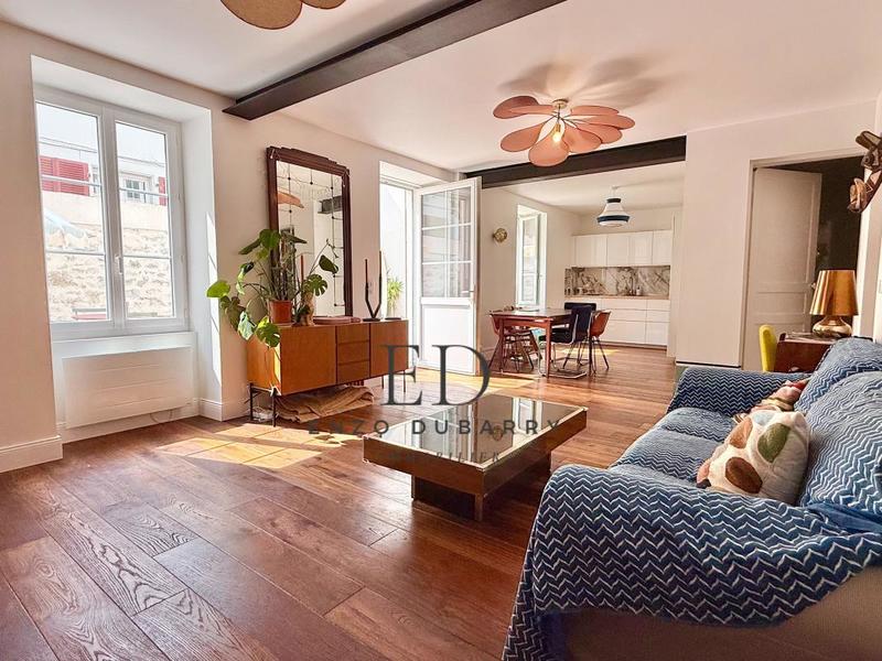 Appartement - 77 m² - 3 pièces