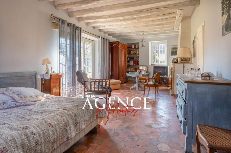 Maison - 276 m² - 11 pièces