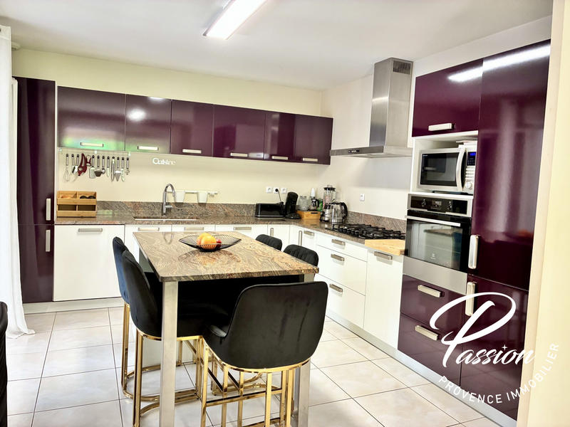 Maison contemporaine - 242 m² - 7 pièces