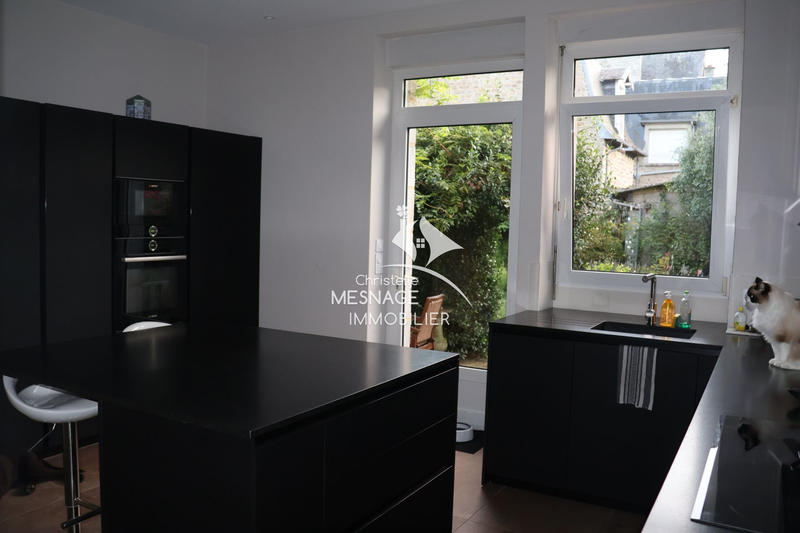 Maison - 483 m² - 14 pièces