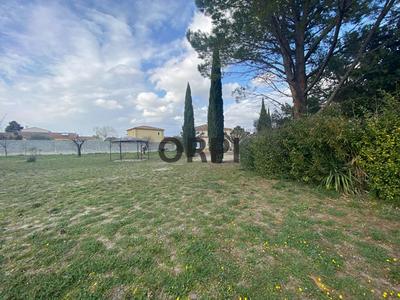 Terrain constructible - 3 700 m²