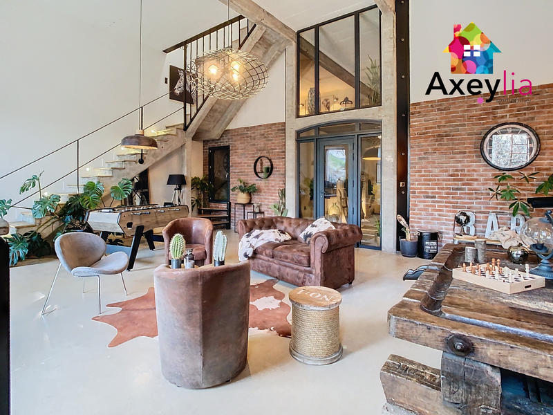 Propriété - 272 m² - 9 pièces