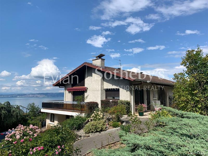 Maison - 243 m² - 8 pièces