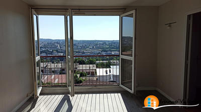 Appartement - 83 m² - 5 pièces