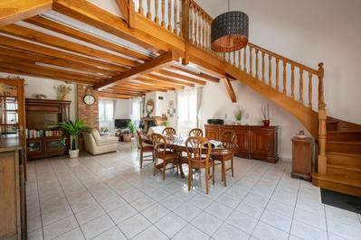 Maison - 208 m² - 6 pièces